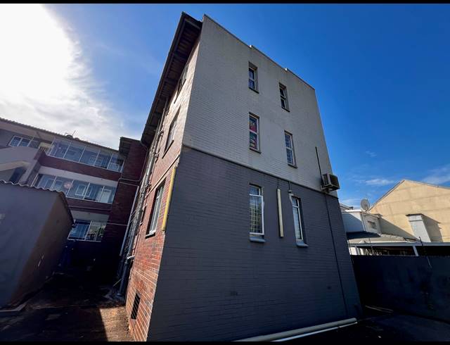 1.5 BEDROOM APARTMENT FOR SALE IN BULWER